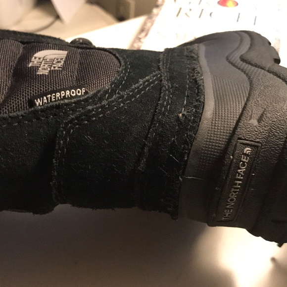 Girls: North Face Boots - Picture 6 of 6